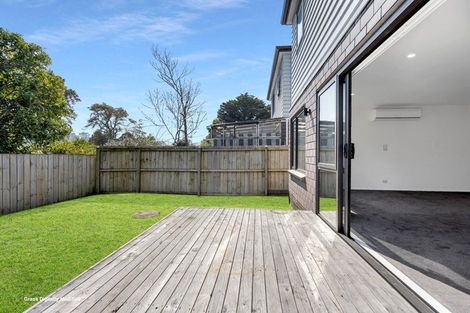 Photo of property in 18a Riverpark Crescent, Henderson, Auckland, 0610