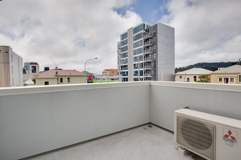 Photo of property in 33 Karo Drive, Te Aro, Wellington, 6011