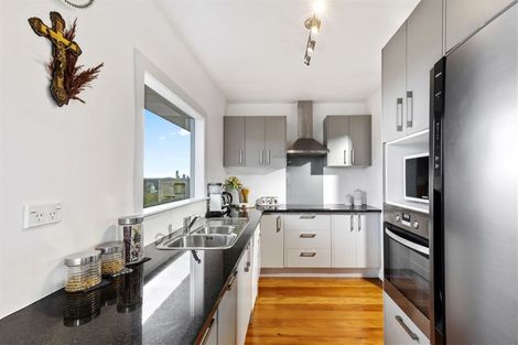 Photo of property in 89 East Coast Road, Castor Bay, Auckland, 0620