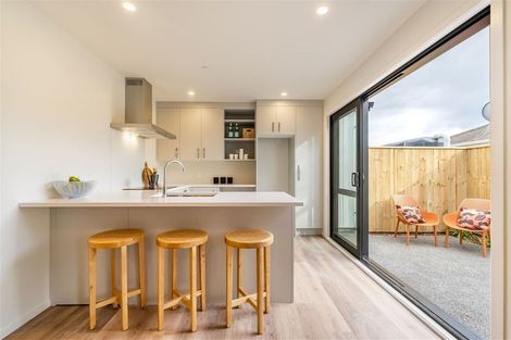 Photo of property in 5/6 Exchange Street, Ebdentown, Upper Hutt, 5018