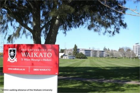 Photo of property in 2/3 Tralee Place, Hillcrest, Hamilton, 3216