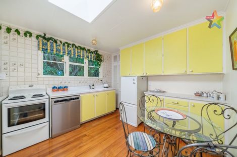 Photo of property in 22 Cedar Street, Maungaraki, Lower Hutt, 5010