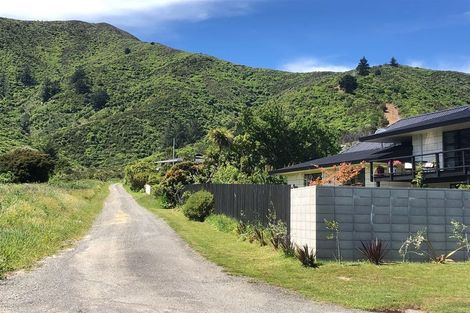 Photo of property in 108 Moana View Road, Waikawa, Picton, 7220