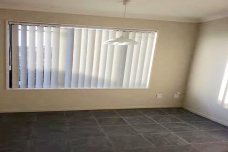 Photo of property in 2 Ballyward Close, East Tamaki, Auckland, 2013