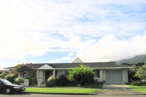 Photo of property in 1a Awanui Drive, Waikanae, 5036