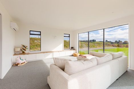 Photo of property in 1 Braehead Road, Otane, 4277