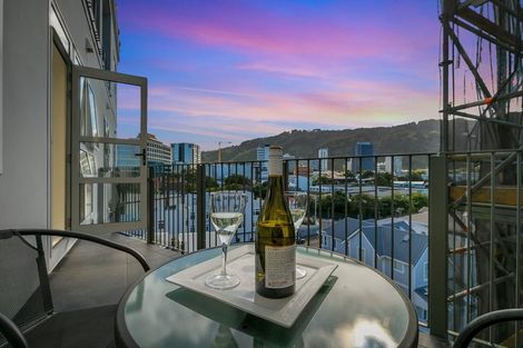 Photo of property in Stadium Garden Flats, 402/107 Thorndon Quay, Pipitea, Wellington, 6011