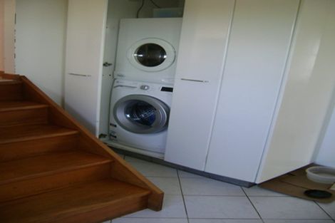 Photo of property in 23 Te Ahuahu Road, Piha, New Lynn, 0772