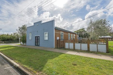 Photo of property in 2 Kowhai Street, Tokomaru, Palmerston North, 4474