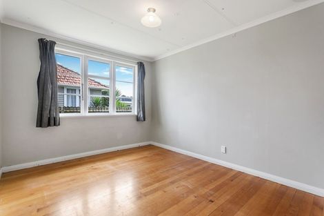 Photo of property in 8 Arimu Road, Papakura, 2110