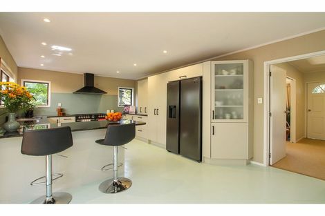 Photo of property in 1/964 Beach Road, Torbay, Auckland, 0630