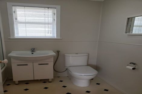 Photo of property in 21 Tairere Crescent, Rosehill, Papakura, 2113