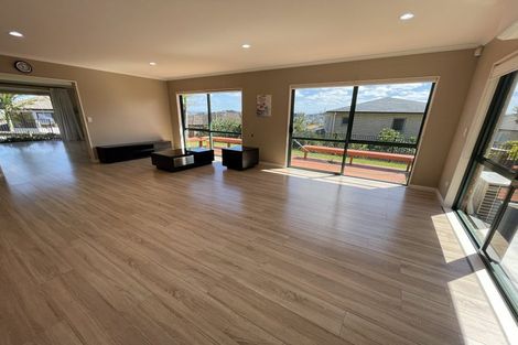 Photo of property in 26 Ballymore Drive, Pinehill, Auckland, 0632