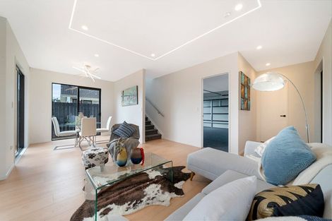 Photo of property in 53 Meadowood Drive, Unsworth Heights, Auckland, 0632