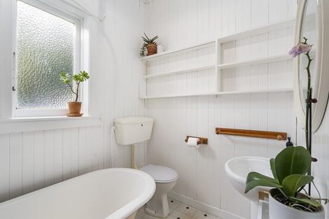 Photo of property in 105 Wyndrum Avenue, Waterloo, Lower Hutt, 5011