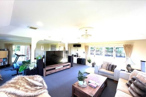 Photo of property in 10 Michael Bosher Way, Flat Bush, Auckland, 2019