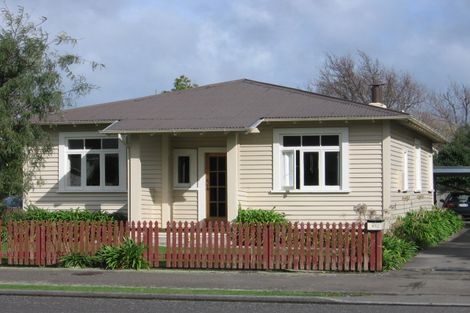 Photo of property in 32 Marne Street, Hokowhitu, Palmerston North, 4410