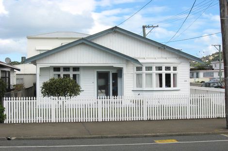 Photo of property in 130 Rongotai Road, Kilbirnie, Wellington, 6022