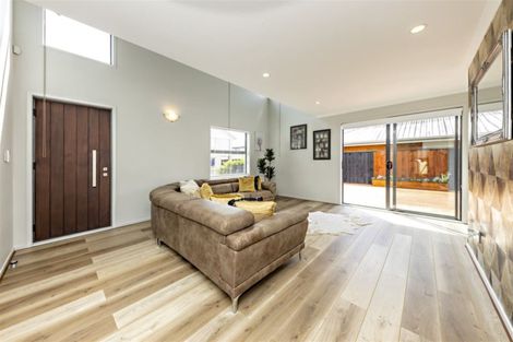 Photo of property in 17 Hirimate Place, Flat Bush, Auckland, 2019