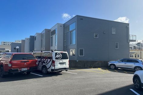 Photo of property in 9/15 Roxburgh Street, Mount Victoria, Wellington, 6011