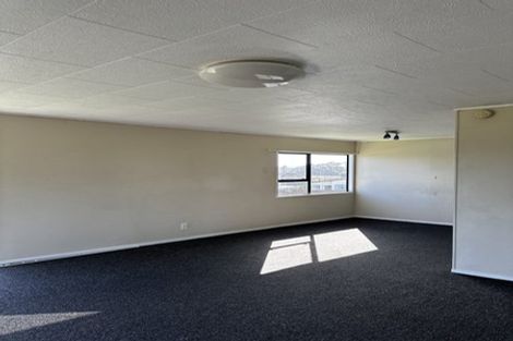 Photo of property in 18 Kopara Place, Clendon Park, Auckland, 2103