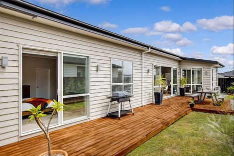 Photo of property in 15 Remana Crescent, Huapai, Kumeu, 0810