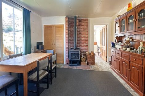 Photo of property in 3 Waitipapa Road, Hunterville, 4730