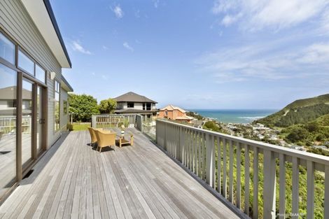 Photo of property in 30 Jordan Street, Owhiro Bay, Wellington, 6023