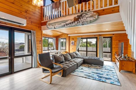 Photo of property in 804 Whangaparaoa Road, Manly, Whangaparaoa, 0930