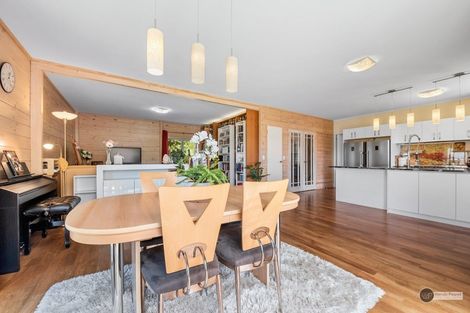 Photo of property in 5 Aran More Place, Belmont, Lower Hutt, 5010