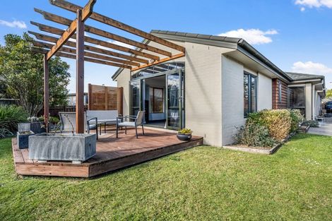 Photo of property in 6 Mccahon Drive, Pukehangi, Rotorua, 3015