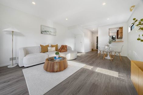 Photo of property in The Grange, 1/92 Bush Road, Albany, Auckland, 0632