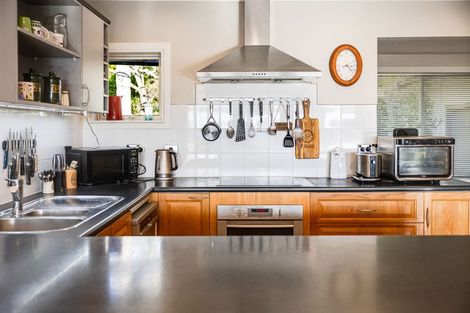 Photo of property in 1135 Scenic Drive North, Swanson, Auckland, 0816