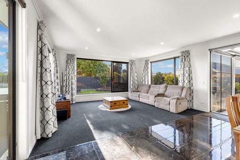 Photo of property in 7 Shillingford Boulevard, Rolleston, 7615