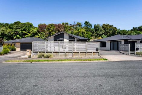 Photo of property in 8a Frederick Place, Whalers Gate, New Plymouth, 4310