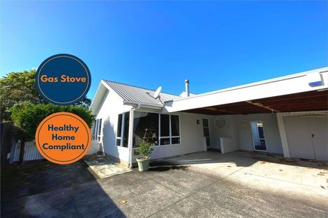 Photo of property in 2/127 Swanson Road, Henderson, Auckland, 0610