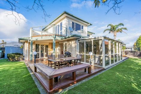 Photo of property in 22 Bermuda Place, One Tree Point, 0118