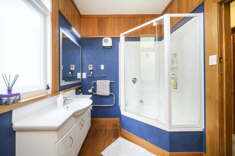 Photo of property in 16 Manapouri Crescent, Hokowhitu, Palmerston North, 4410