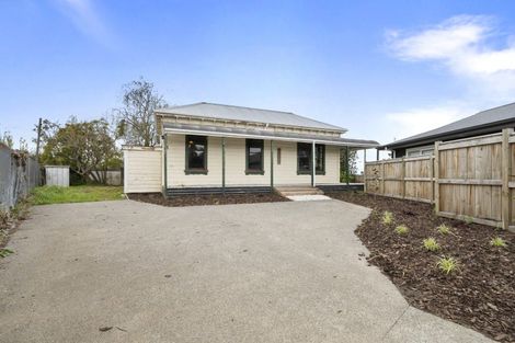 Photo of property in 66 Bridge Street, Bulls, 4818