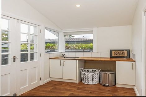 Photo of property in 322 College Street, West End, Palmerston North, 4410