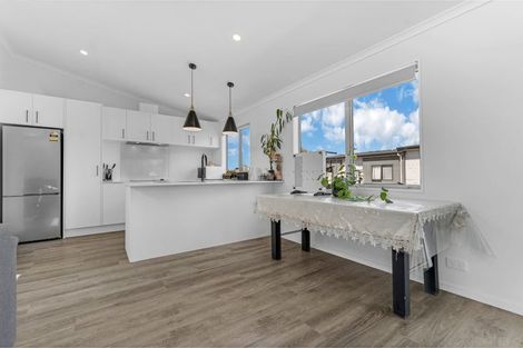 Photo of property in 13d Sealord Place, Clendon Park, Auckland, 2103