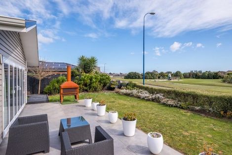 Photo of property in 2 Bluewater Place, Paraparaumu, 5032