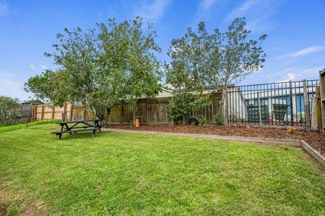 Photo of property in 2/131 Lynn Road, Bayview, Auckland, 0629