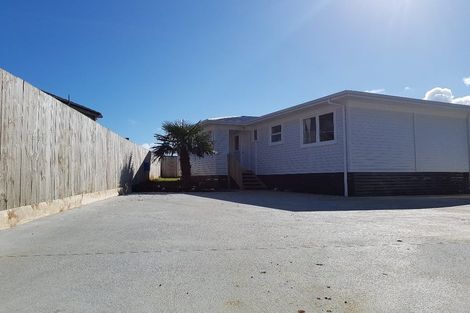 Photo of property in 25 Holland Street, Pukekohe, 2120