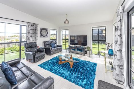 Photo of property in 8 Lithgow Drive, Otamatea, Whanganui, 4500