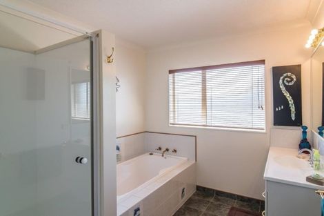 Photo of property in 150 Langdale Avenue, Paraparaumu, 5032