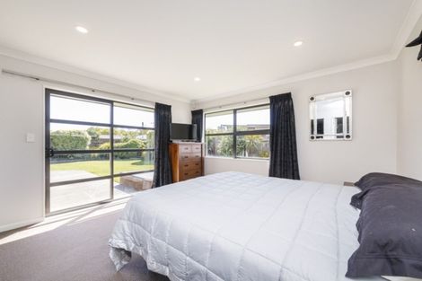Photo of property in 8 Trump Place, Kelvin Grove, Palmerston North, 4414