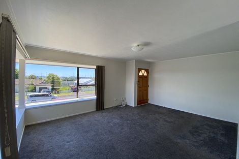 Photo of property in 40 Barbados Drive, Unsworth Heights, Auckland, 0632