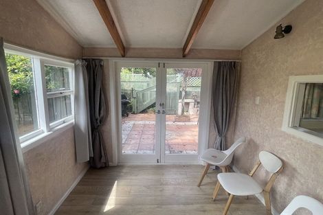 Photo of property in 30 William Souter Street, Forrest Hill, Auckland, 0620