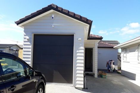 Photo of property in 19 Glennandrew Drive, Half Moon Bay, Auckland, 2012